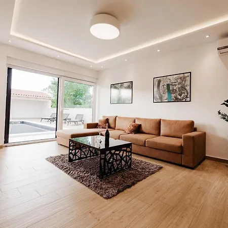 Nola Vila Vodice