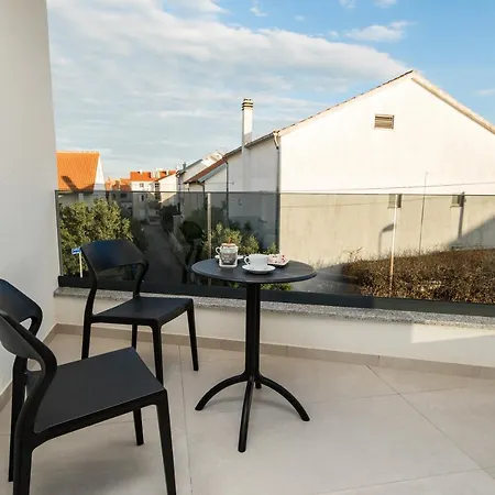 Nola Vila