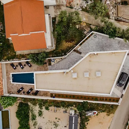 Nola Vila