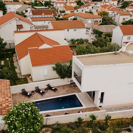 Nola * Vodice