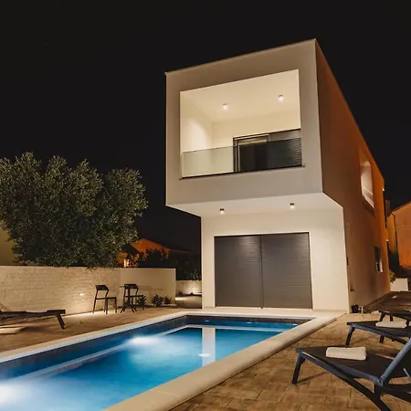 Nola Vila Vodice
